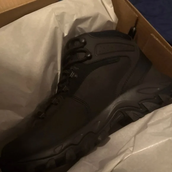 Columbia Men's Newton Ridge Plus Ii Waterproof Hiking Shoe. Size 8W - Picture 6 of 7